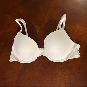 VS PINK WEAR EVERYWHERE T-SHIRT LIGHTLY LINED BRA 36A